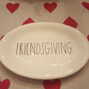 Rae Dunn "FRIENDSGIVING" oval